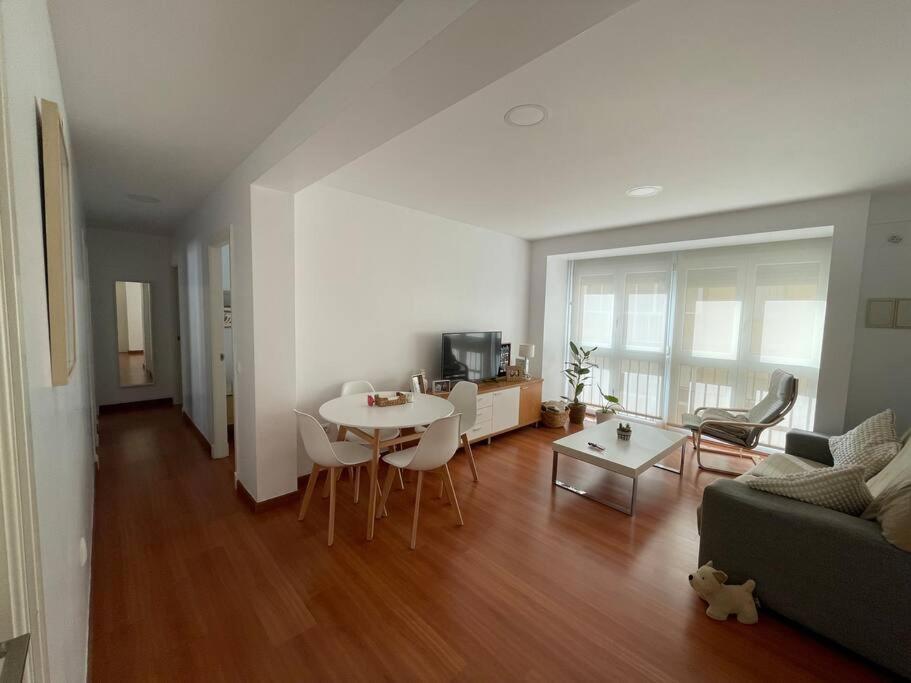 Appartement Lennon's House! 500m To The Beach